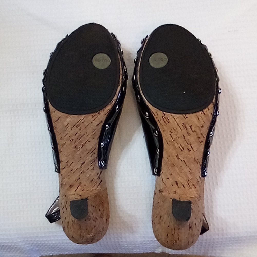 Shoes - Picture 5 of 7